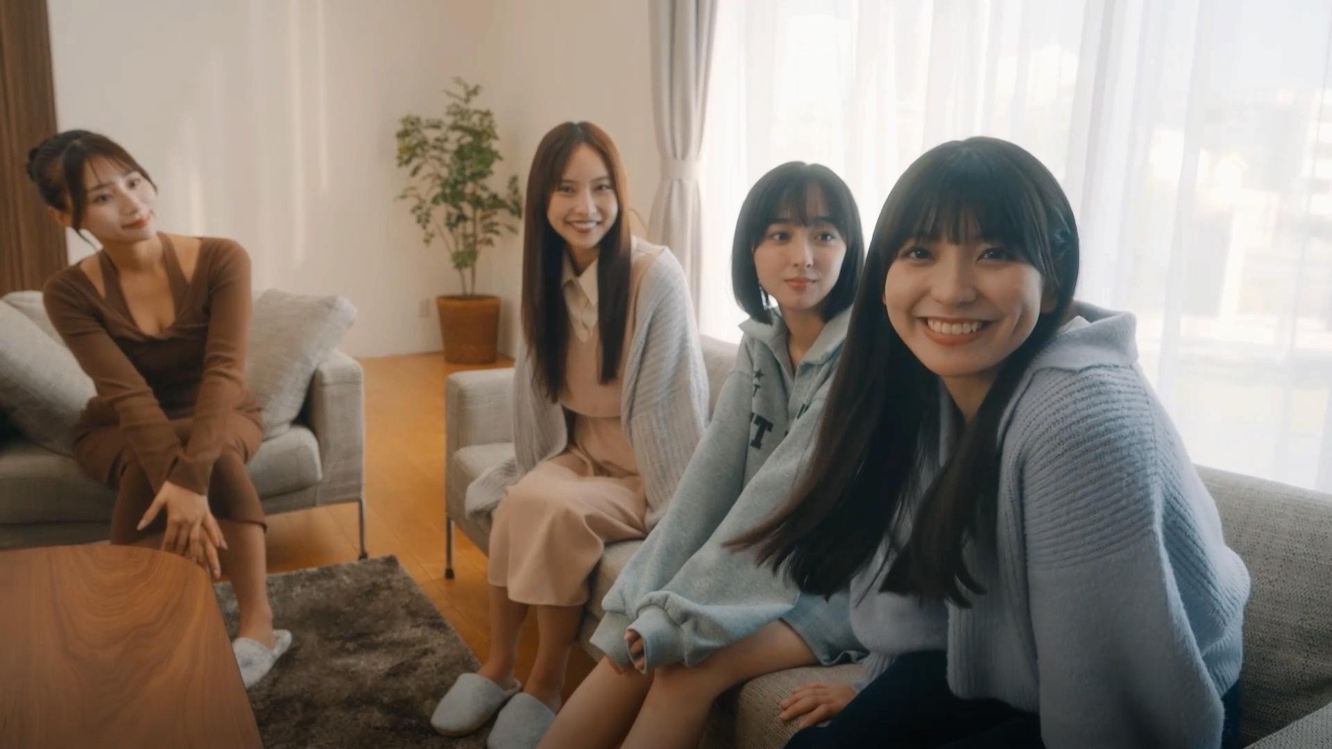 Roommates, Romance, And Ringing Hearts بي سي ستيم كود رقمي